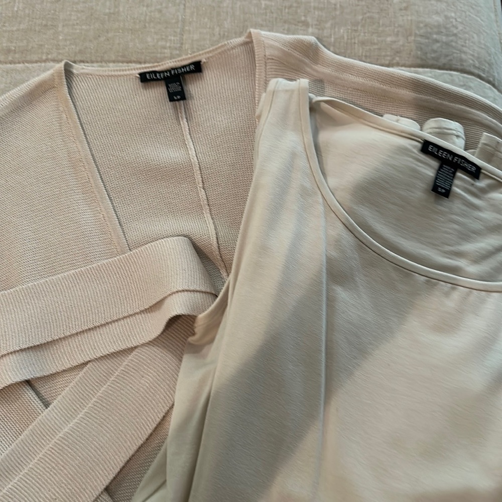 Beautiful Eileen, fisher, long topper with matching shell and a tie belt